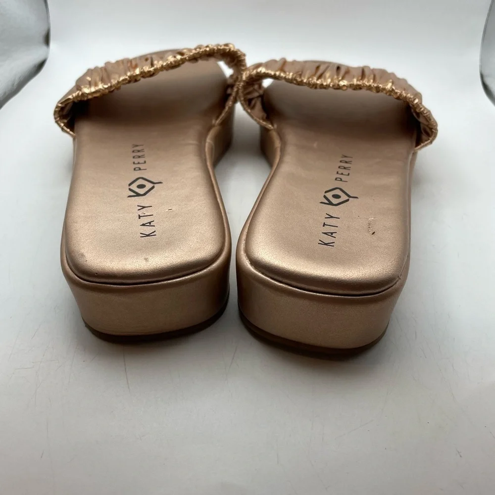 Katy Perry The Lizzie women’s rose gold slide sandals size 9.5